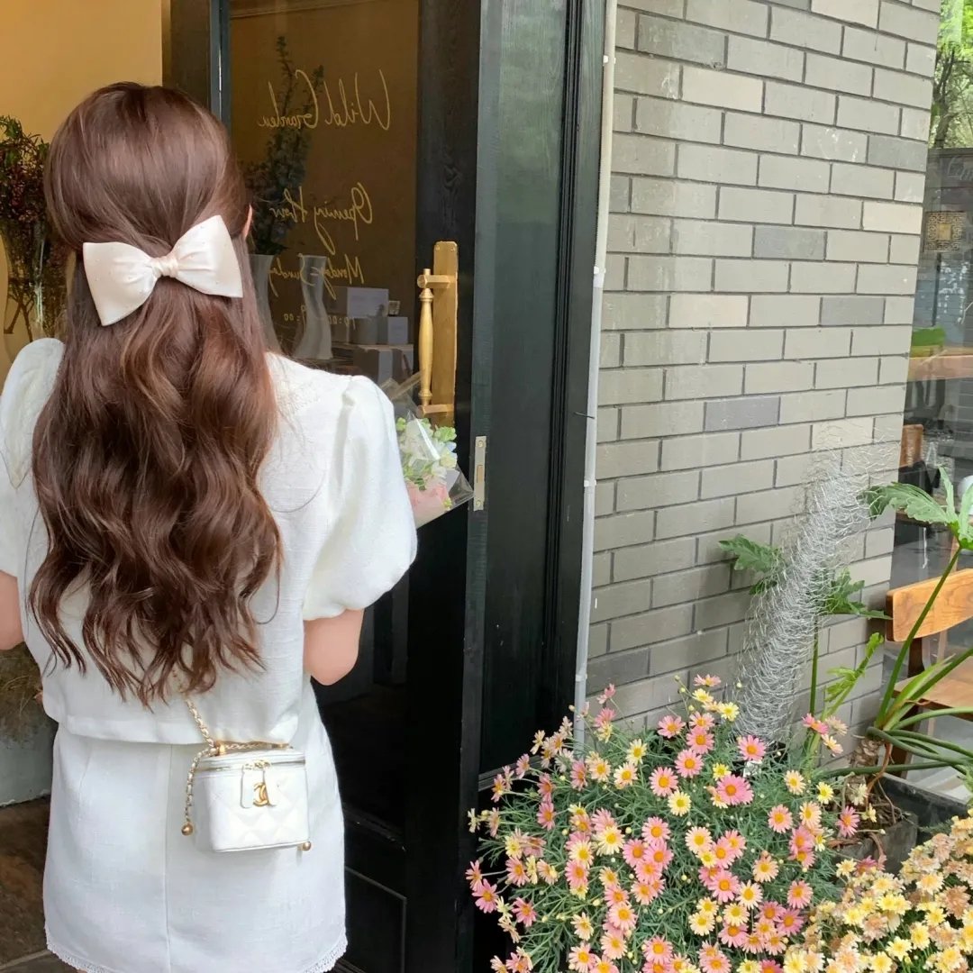 河畔的朔子